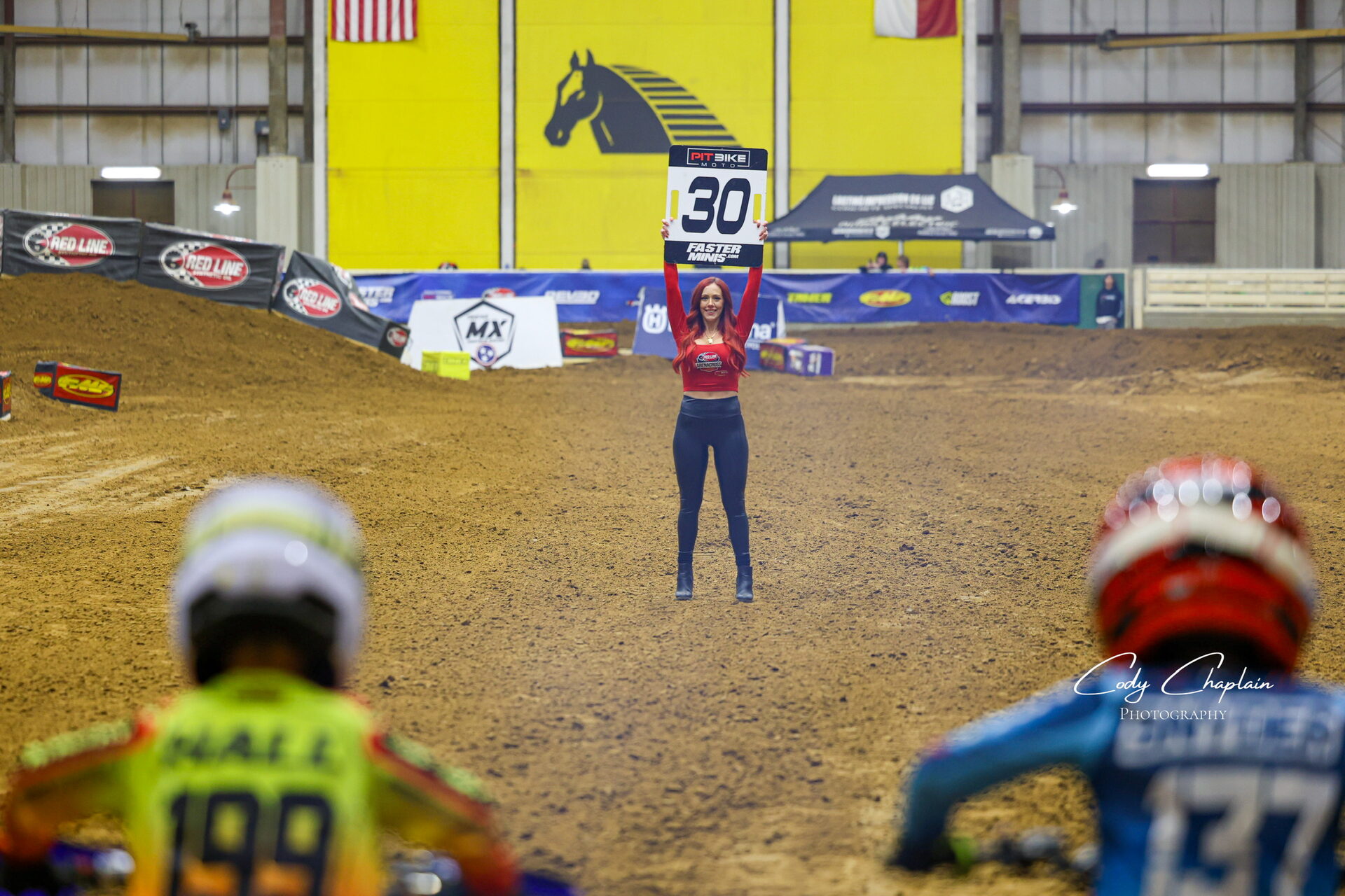 Youth arenacross under the arena lights